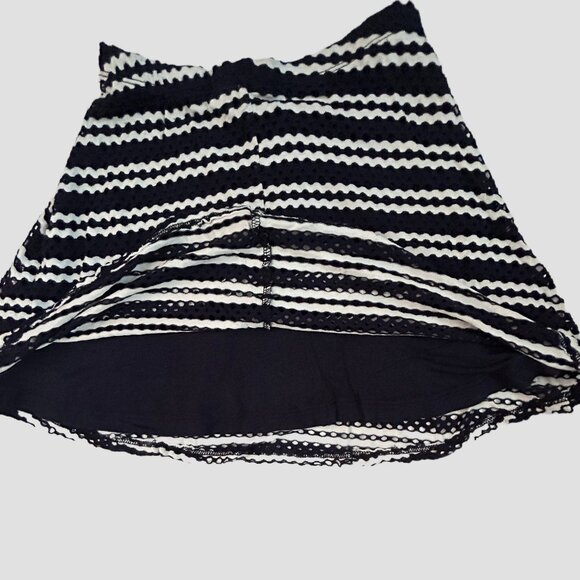 AQUA DARK NAVY & WHITE FLARED SKIRT SIZE GIRLS SIZE M - Picture 8 of 14